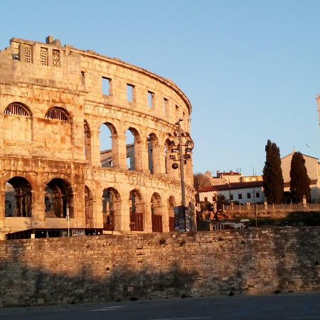 Studio In Pula Center エクステリア 写真