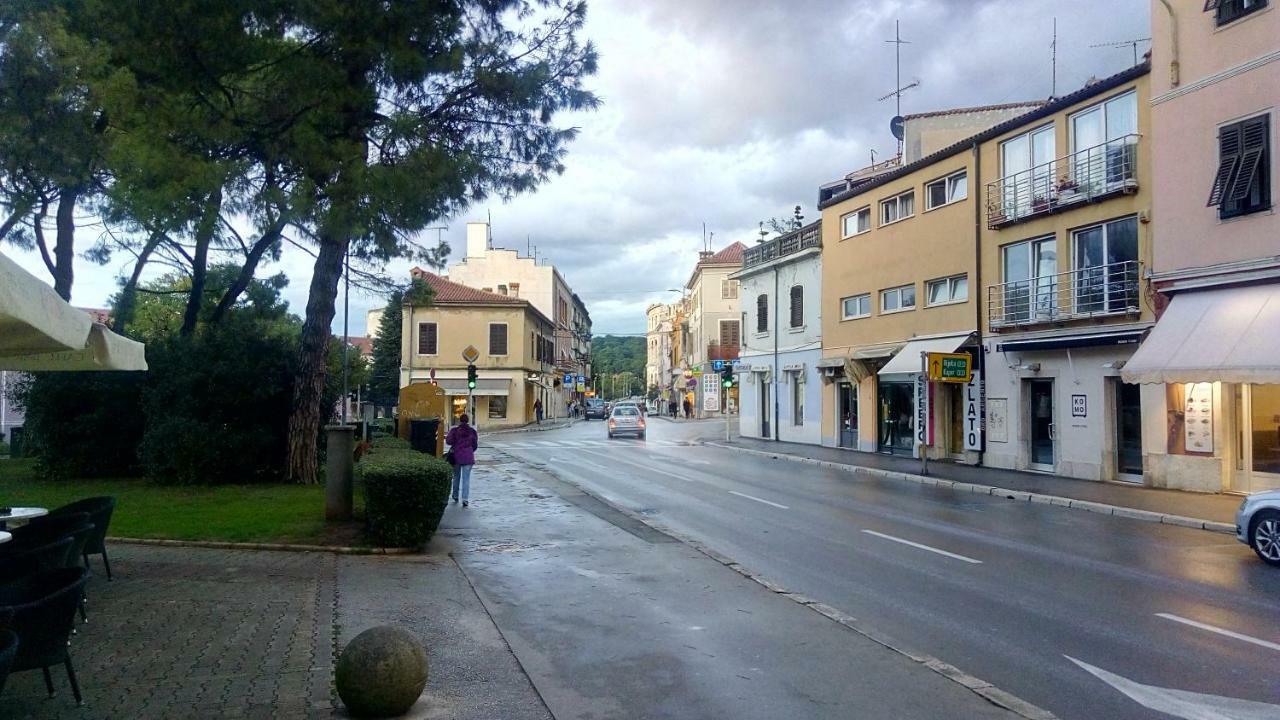 Studio In Pula Center エクステリア 写真